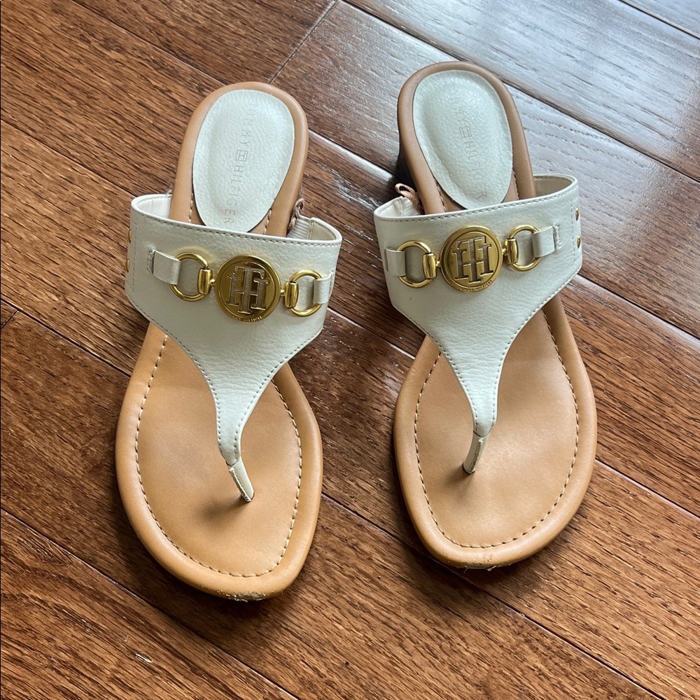 Tommy Hilfiger Women's Cream and Gold Sandals
